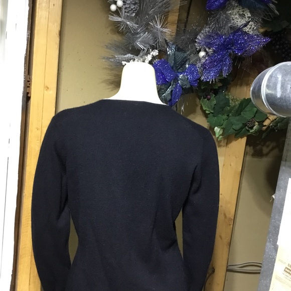 Neiman Marcus Cashmere Sweater - Picture 8 of 16